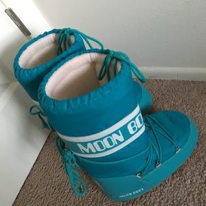 🐬 Teal Moon Boots